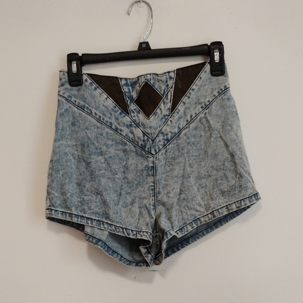 some days lovin | Vintage-inspired Light Denim Acid-Wash Shorts | XS | NWT